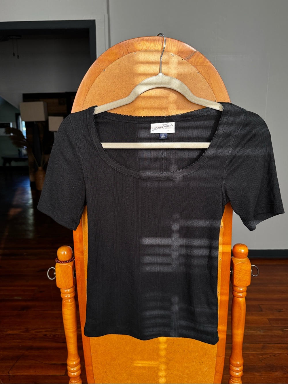 Universal Thread Black Scoop Neck Short Sleeve Tee